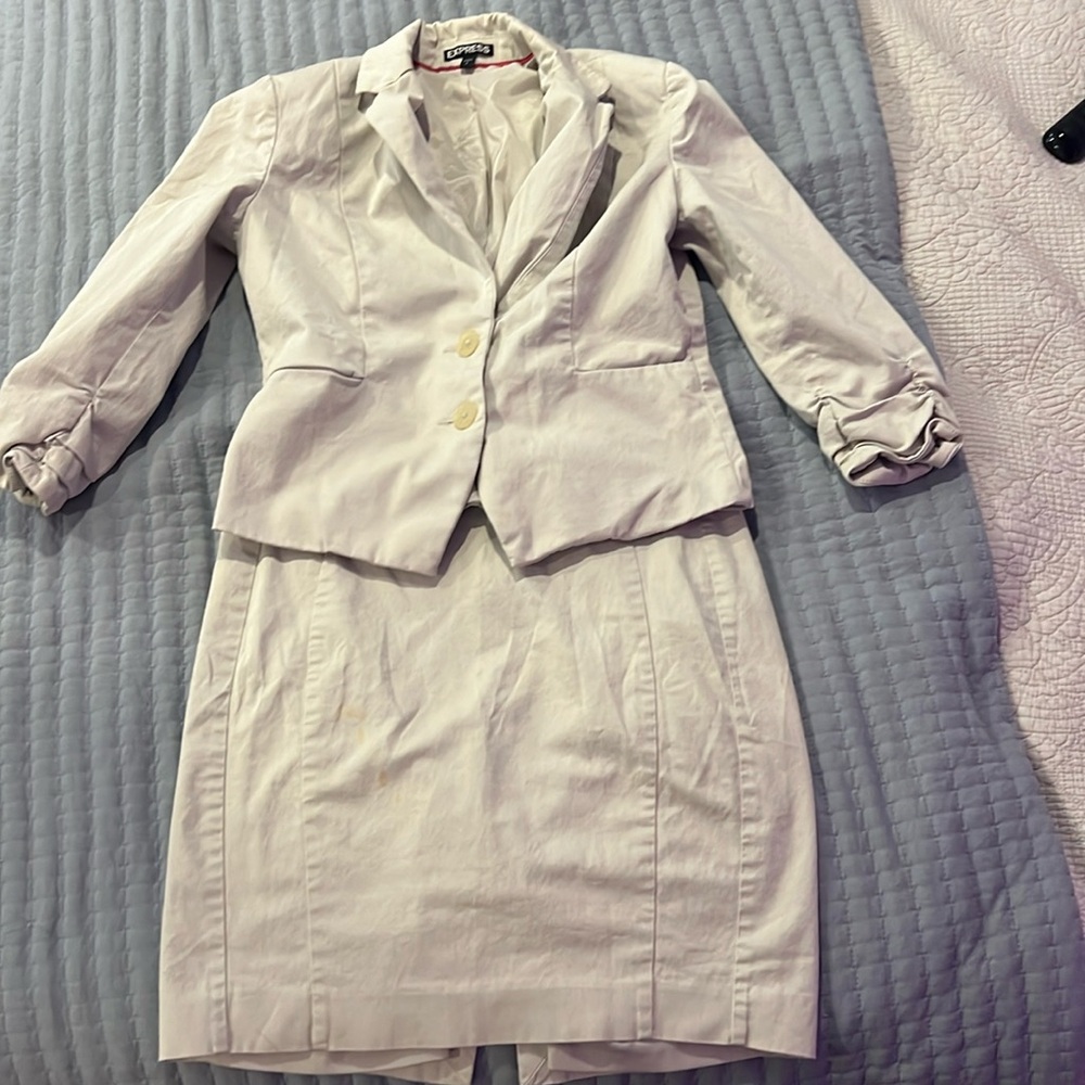 Short sleeve suit size 6